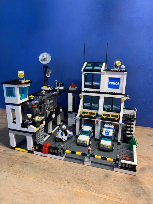 gemakkelijk Meer dan wat dan ook lekkage LEGO - City - 7744 - politie bureau politie bureau - - Catawiki