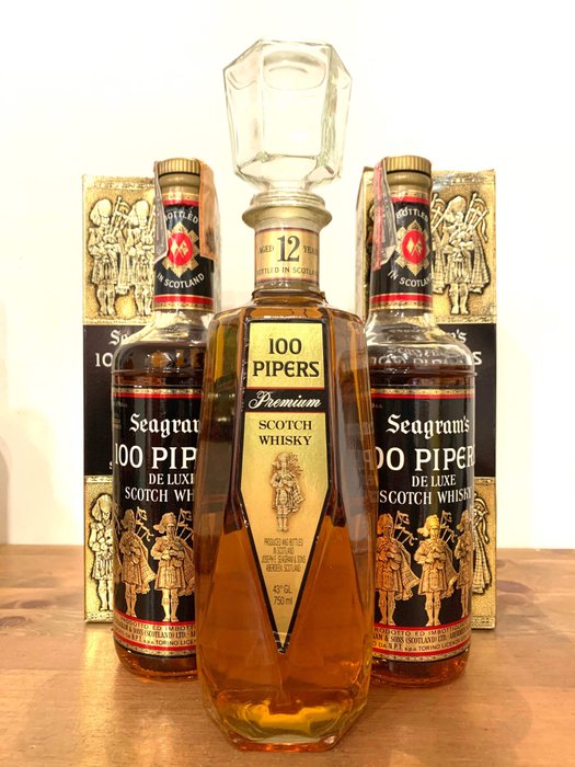 Seagram's 100 Pipers  12 years old Premium & De Luxe - b. 1970-talet - 75 cl - 3 flaskor