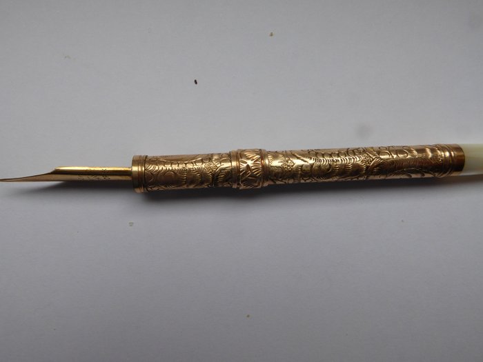 Leroy W. Fairchild - gold pen Leroy W. Fairchild - 1