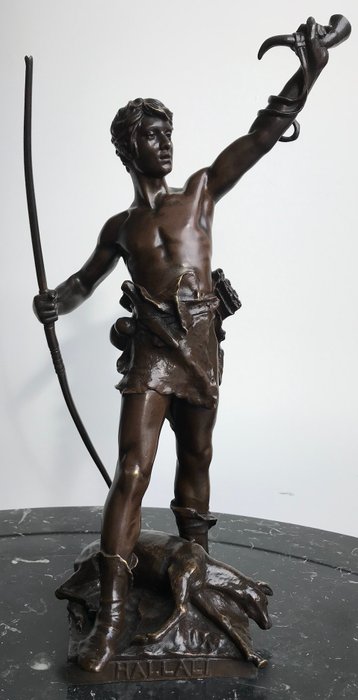 Eugène Marioton (1854-1933) - Sculptură, un vânător care striga „hallali” (1) - Bronz (patinat) - circa 1900
