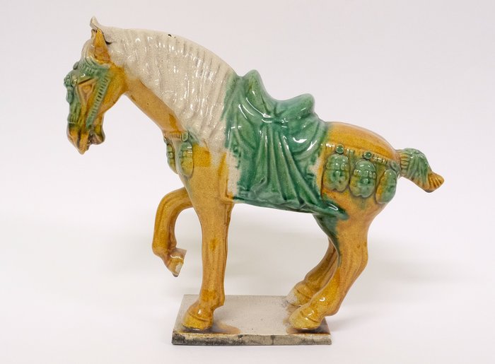 Antike chinesische Keramik-Statue eines Pferdes - Keramik - China - Mitte des 20. Jahrhunderts
