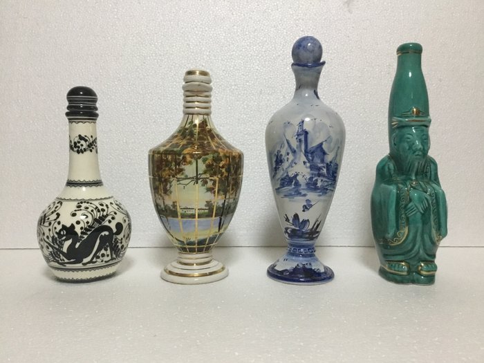 Coronetti Cunardo, Mazzotti Giuseppe di Albisola, Marmaca - 4 samleobjekter av keramiske flasker - Keramikk