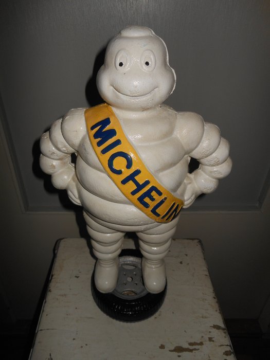 Mâle Michelin Bibendum en fonte - Michelin