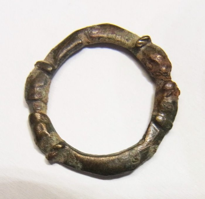 Monnaie celtique - AE Bronze Proto Money / Ring-money, 22,1 mm 6th-2nd century BC - Bronze