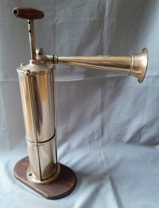 Fog horn, 美丽的老船的号角 - 黄铜 - Early 20th century