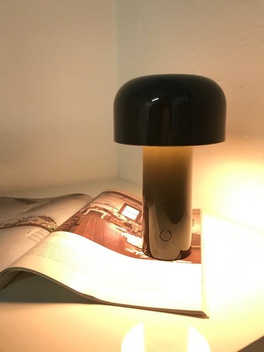 E. BARBER & J. OSGERBY - Flos - Batteridriven lampa BELLHOP CHOCOLATE