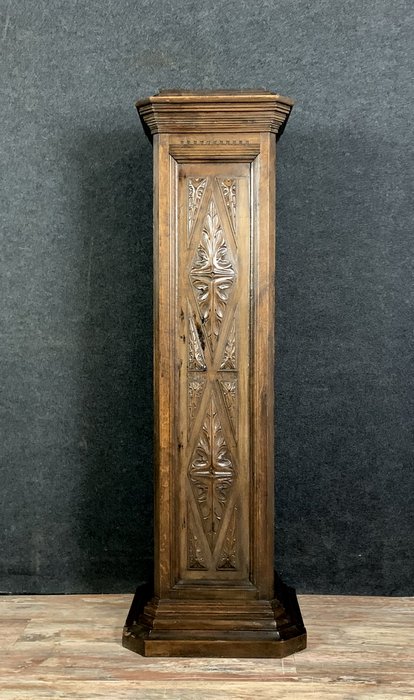 Natuurlijke houten sokkel met bruin patina – Lodewijk XVI-stijl – Hout – Eind 19e eeuw