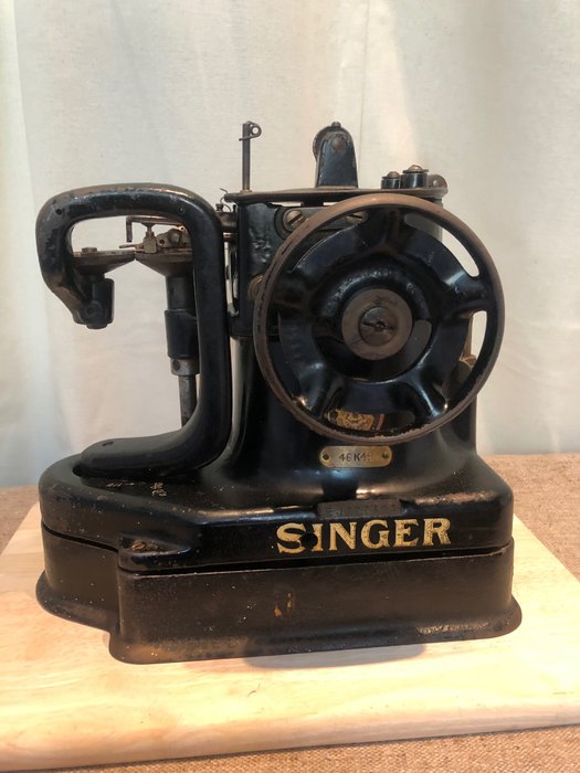 Singer 46K49 - 20世纪20年代，一种罕见的皮革手套工业缝纫机 - 铁（铸／锻）