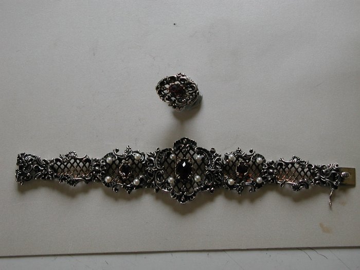 Bartel & Sohn Silberschmiede Augsburg - 925 Sølv granat dyrkede perler - Armbånd, Ring, Sett Garnet