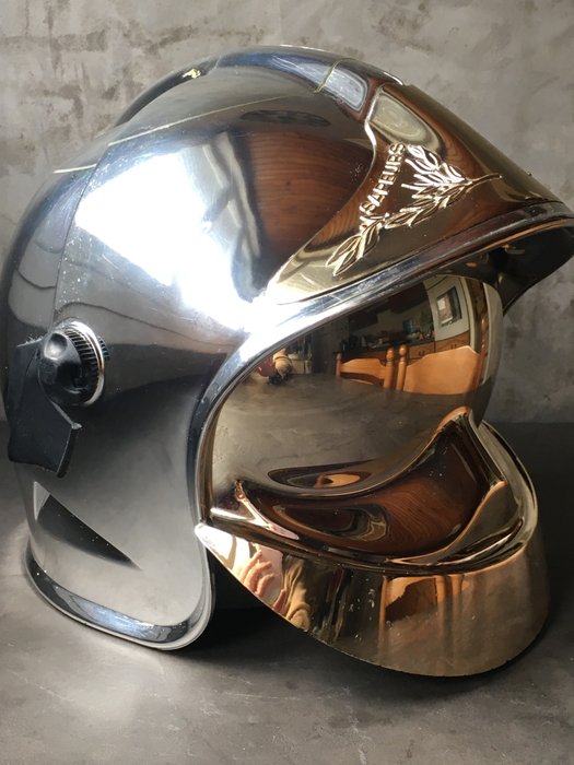Adrien Gallet - CGF Gallet - Balde de champanhe capacete de bombeiro F1 - Plástico