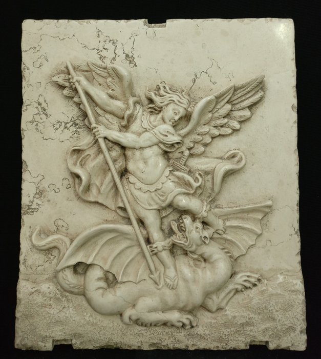 Basorelief - Arhanghelul Mihail și Dragonul - 58 x 50 cm - Marmură de biancone din Asiago - Early 20th century