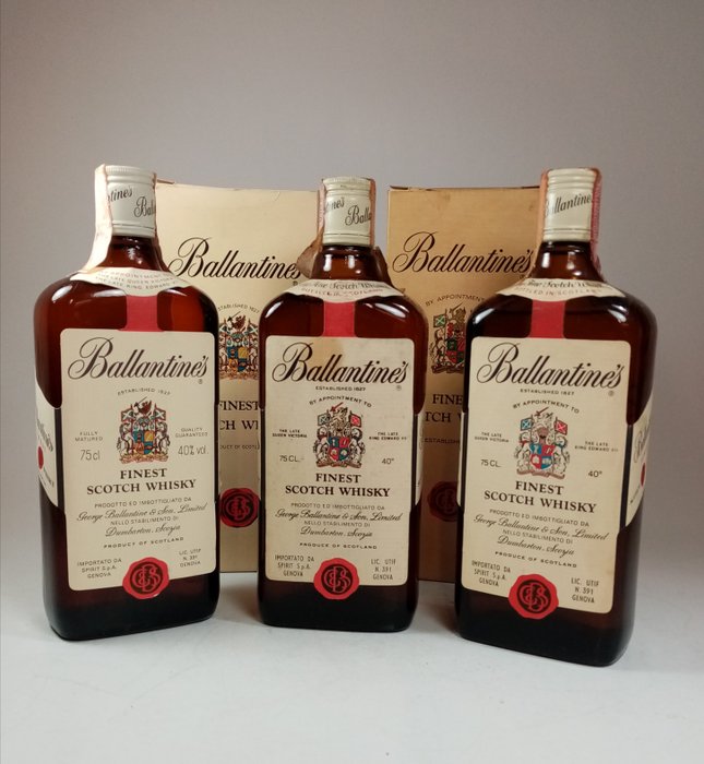 Ballantine's Finest - b. Années 1970, Années 1980 - 75cl - 3 bouteilles