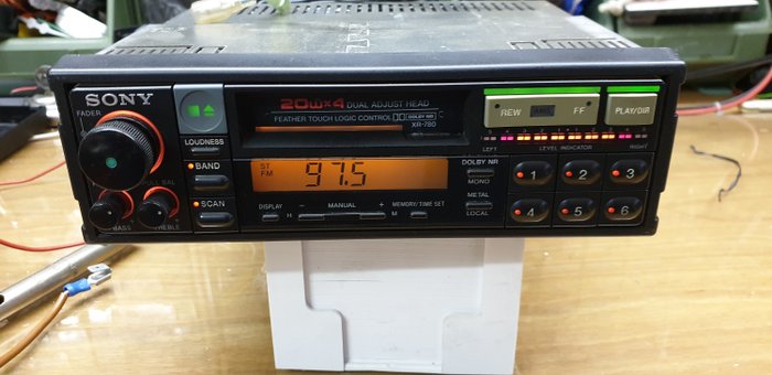 RADIO AUTO - SONY Radio cassette XR-780    Circa 1985  AM/FM - BLAUPUNT - 1980-1990