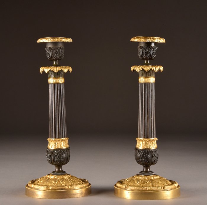 法国帝国镀金和镀青铜烛台一对，约1830年 (2) - 帝国 - Bronze (gilt), Bronze (patinated) - 19世纪初