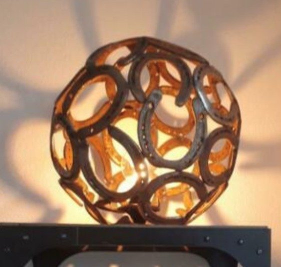 Bordlampe, lavet af hestesko - Jern (støbt/smeltet)
