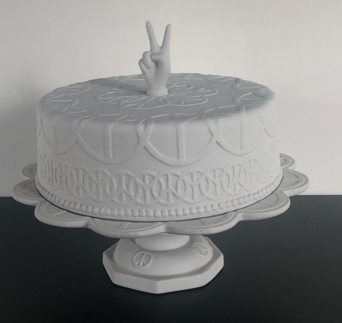 Studio Job – Tichelaar Makkum – Schaal met deksel – Cake of peace , out of production, the only one we can offer