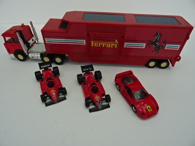 Matchbox - 1:55 - Ferrari 2x + Ferrari F40 + Iveco1 racer nr 3 - 1984 - Ferrari szett