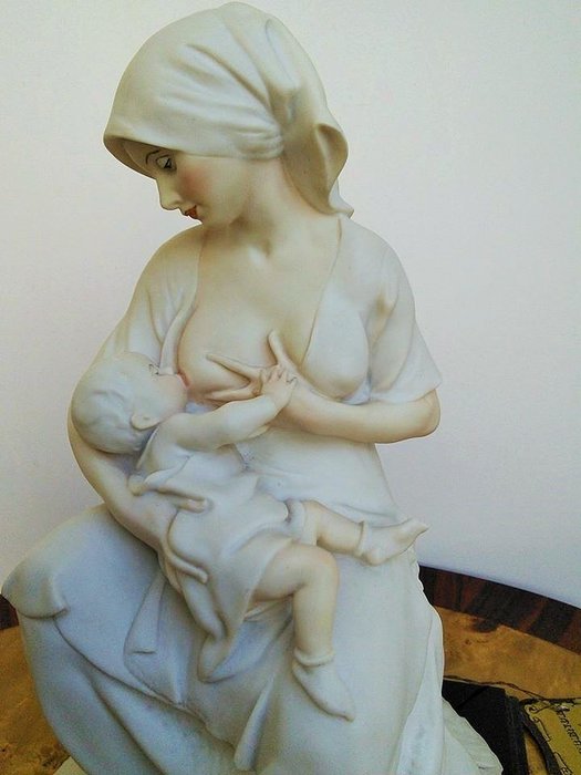 Giuseppe Armani - Capodimonte - 麦当娜和孩子-母乳喂养 - 木, 漆, 陶瓷