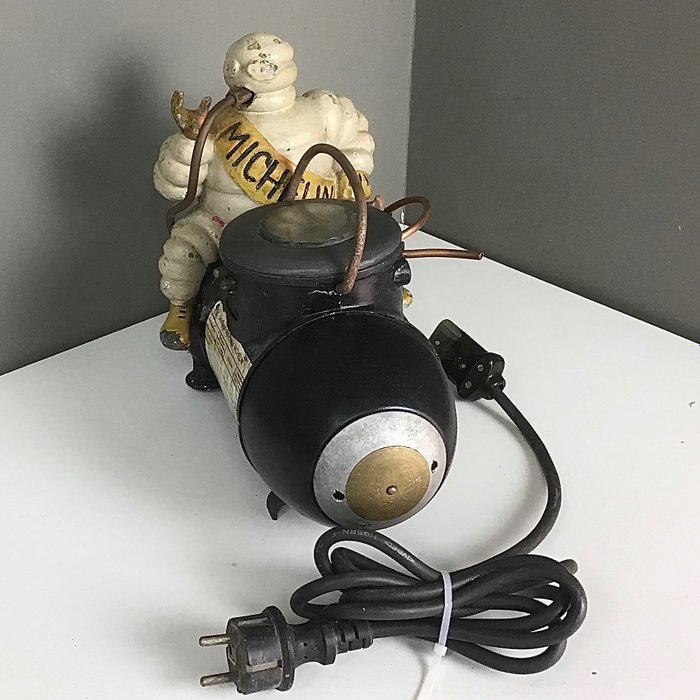 Compressor – Michelin Man Lucht Compressor – Michelin – 1920-1930