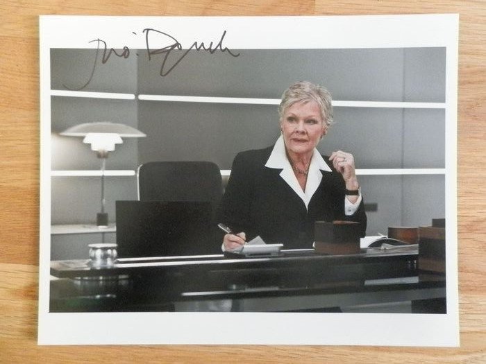 M Photo Judi Dench in person signed autograph James Bond 