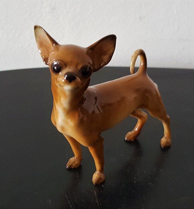 Hutschenreuther - Una figura de Chihuahua - Porcelana