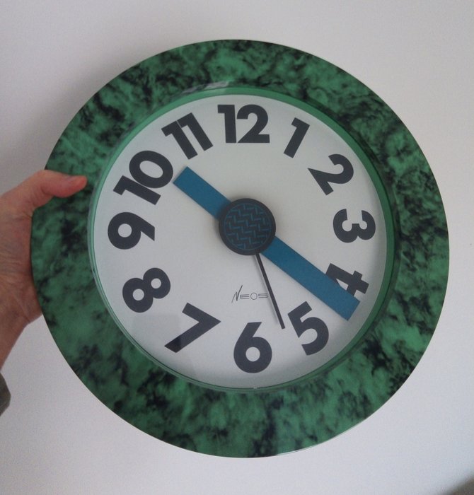 George J. Sowden, Natalie Du Pasquier / Memphis Design - Neos Lorenz - Reloj de pared