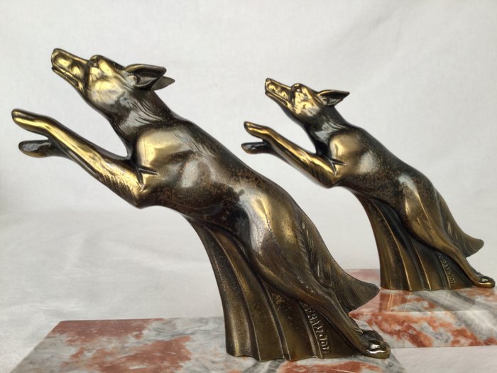 FRANJOU - Establecer sujetalibros Art Deco, dos perros saltando - Zamac patinado de color bronce sobre bases de mármol, ca 1930-1940 Francia, ambos firmados