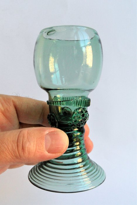 Antieke roemer – Glas