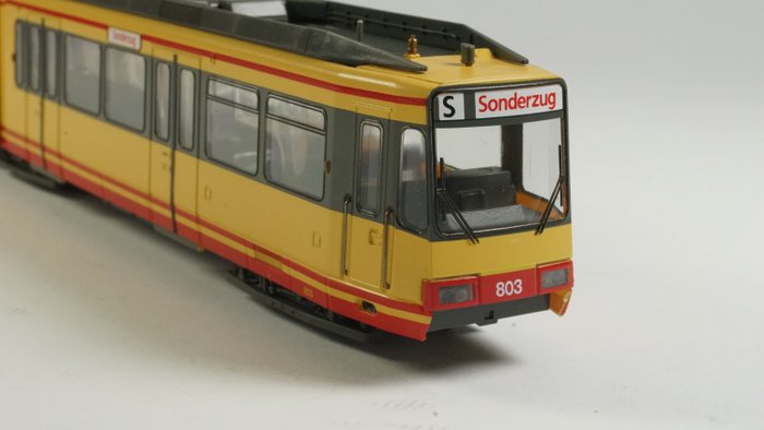 Roco H0 – 43170 – Treinstel – Düwag tram Type GT8-100C/2S – VBK (Verkehrsbetriebe Karlsruhe)