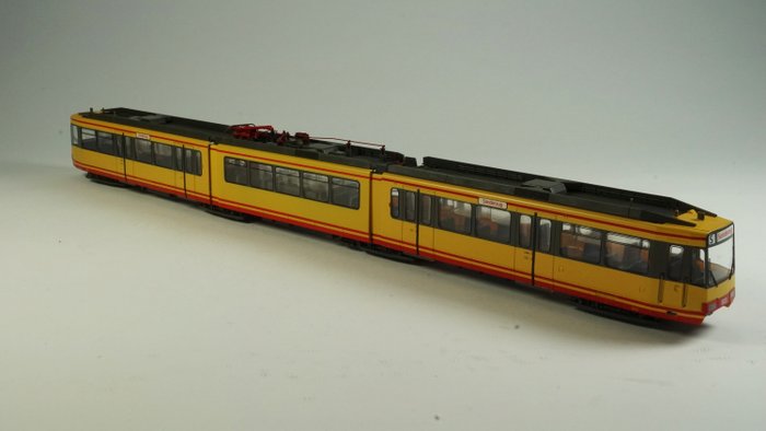 Roco H0 – 43170 – Treinstel – Düwag tram Type GT8-100C/2S – VBK (Verkehrsbetriebe Karlsruhe)