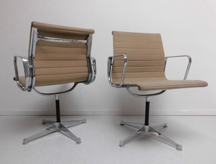 Charles Eames, Ray Eames - Herman Miller - Stuhl (2) - Aluminium Stuhl