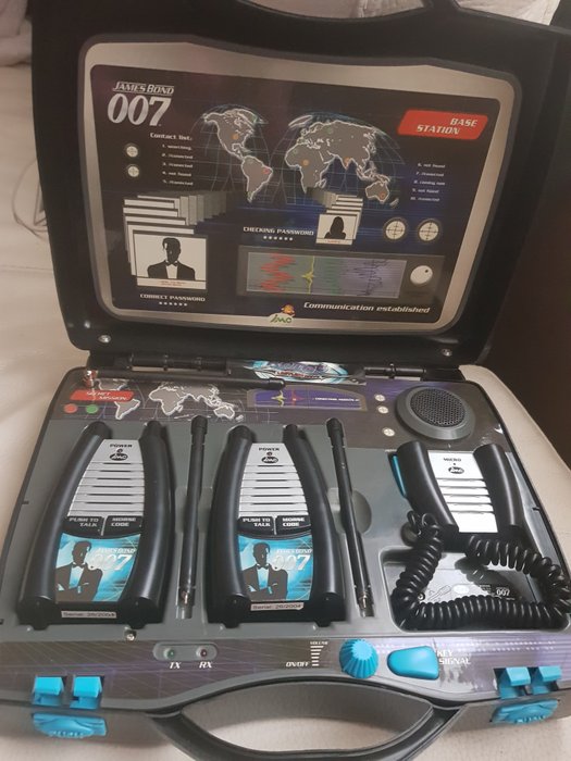 James Bond - 007 Walkie Talkie Set - in Original Case, in working condition 