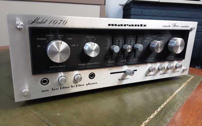 Marantz - 1070 - Förstärkare för stereo