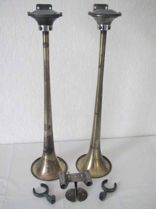 Vintage Doppel-Lufthorn von einem amerikanischen LKW - Grover Products, Los  angeles, california - Catawiki