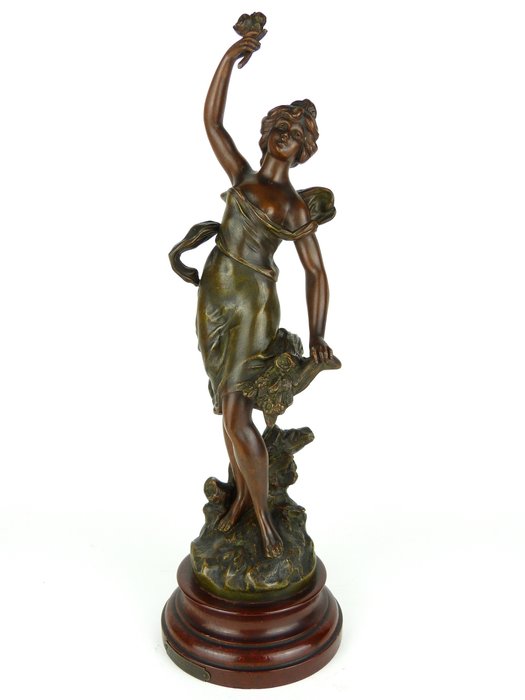 Louis-Auguste Moreau (1855-1919) - Escultura, Figura de uma donzela "Fleurs d'été" - Zinco - Início do século XX