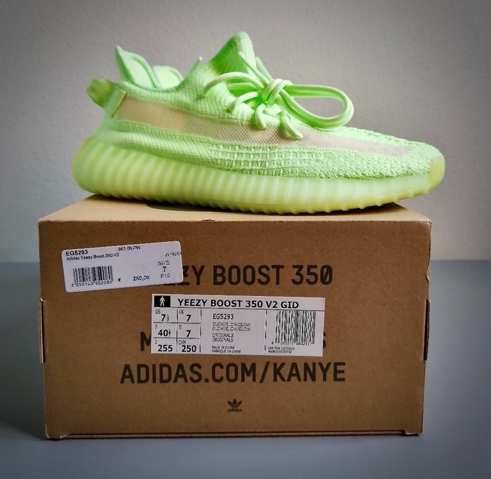 Adidas Yeezy Boost 350 V2 Glow In The 