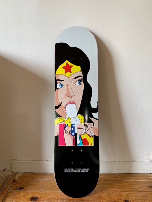 Preview of the first image of Guillemin - Wonder Secret Heroes Skateboard.