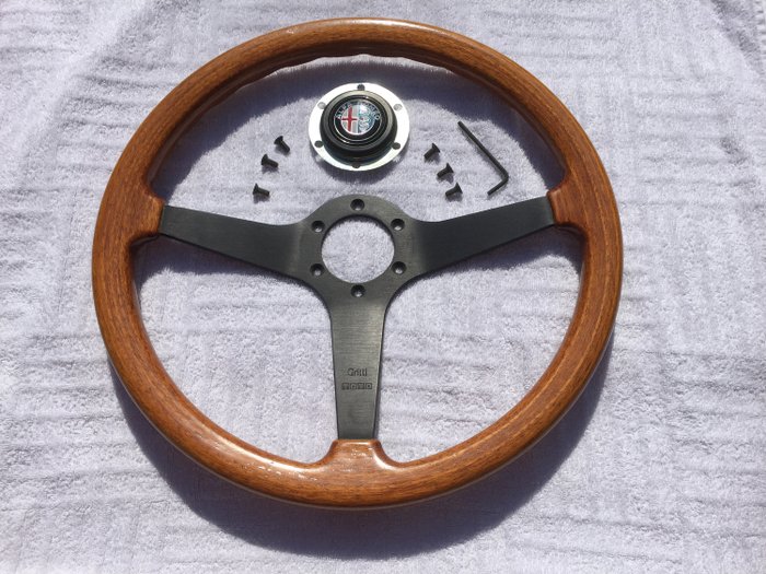 Volant Momo pour Alfa Romeo - type Gritti