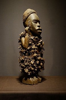 Figure - Seeds, Wood - Decorative Nkishi-NO PRICE RESERVE - Bakongo - Congo DRC 