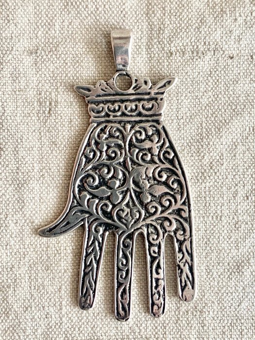 Judaica - Een prachtig hangend amulet voor bescherming - Catawiki