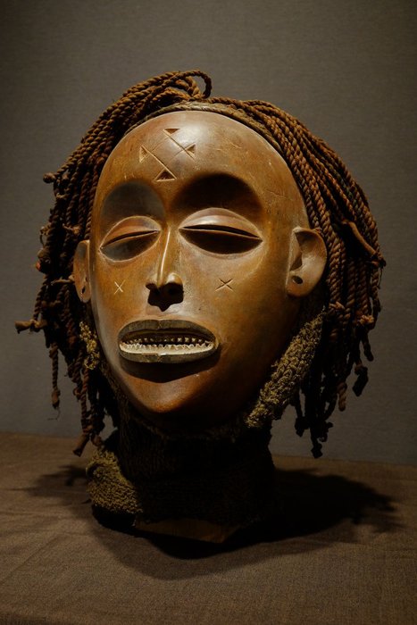Mask - Wood - Mwana Po - Chokwe - Congo DRC 