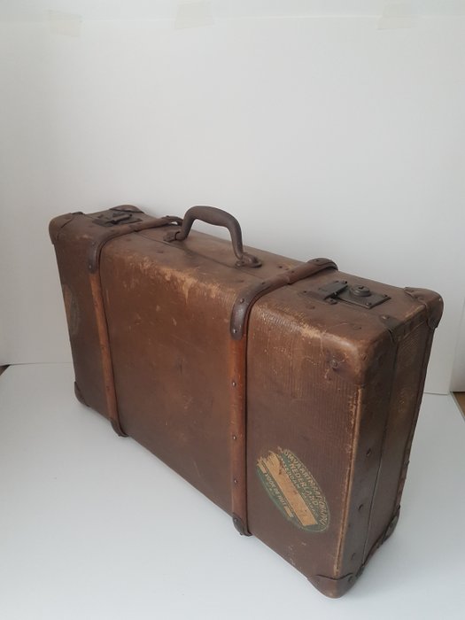 Valigia antica utilizzata durante i viaggi della compagnia di navigazione a vapore "The Netherlands" - Vulcanite e legno