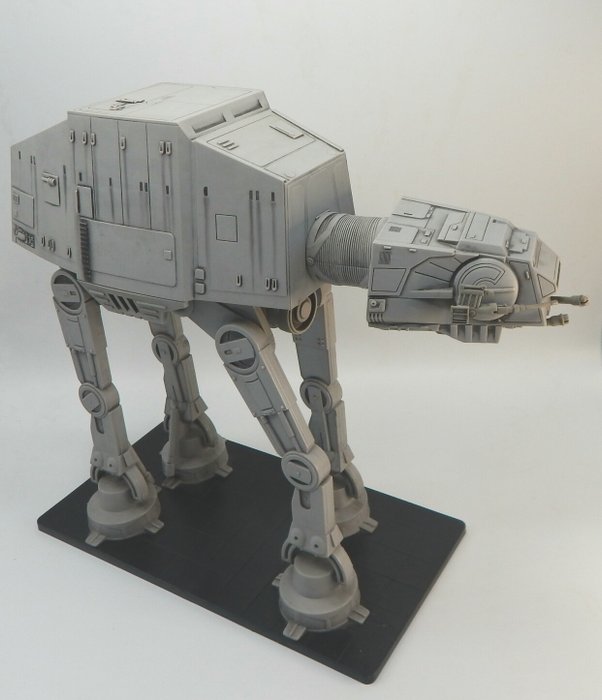 Star Wars - AT-AT Imperial Walker on black base - Hasbro - Køretøj, Rumskib, Samleres udgave, Statue
