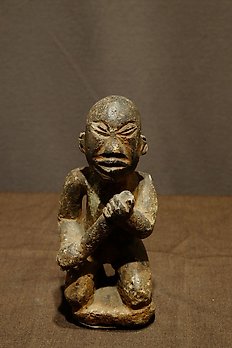 Figure - Stone - Tumba Ntadi -NO PRICE RESERVE - Bacongo - Congo DRC 
