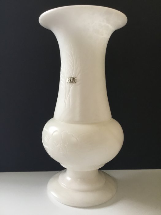 Alabastros de la Ribera - Håndskåret Albaster-vase fra Spanien - Alabaster