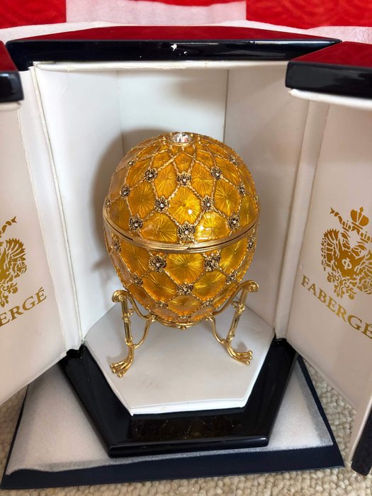 Fabergé - O ovo imperial da coroação - .999 (24 kt) ouro, Esmalte, Swarovski