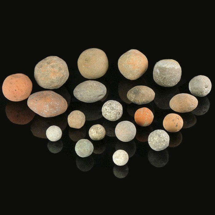 Romain antique Terre cuite - Collection de 20 lance-pierres militaires  romains (balles à fronde) - (20) - Catawiki