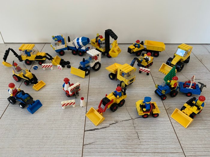LEGO - Classic Town - Diverse Constructievoertuigen - 1980-1989