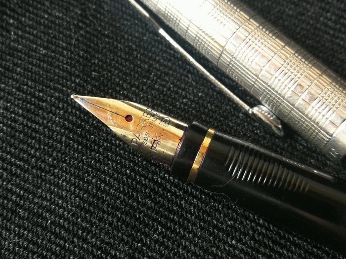 Parker - Vintage Parker 75 - 'Prince of Wales' - stylo plume en métal argenté - avec plume XF en or massif 14 carats