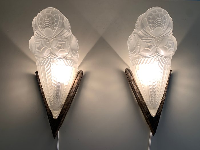 Art Deco Franse persglazen wandlampen (2)